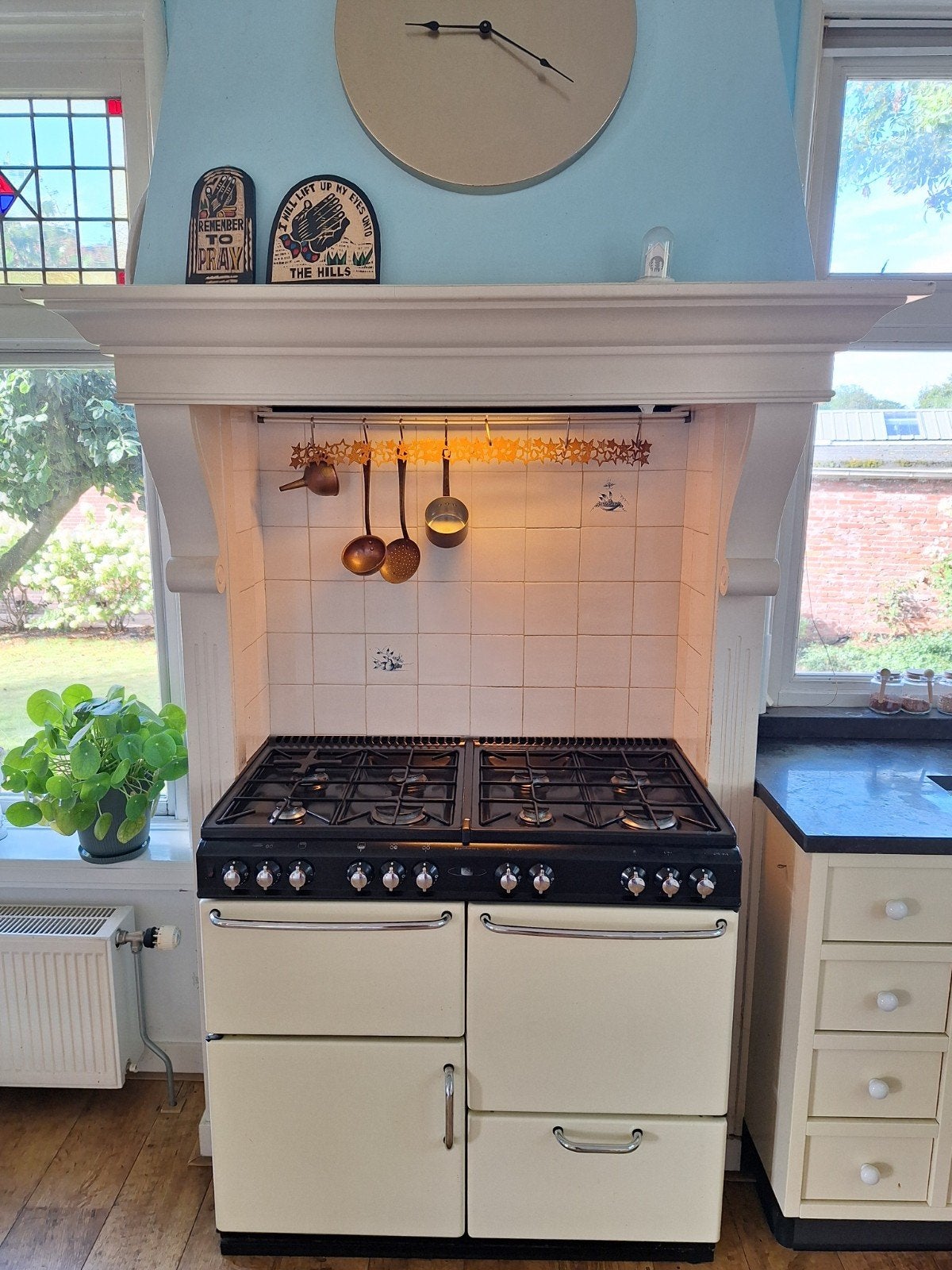 Newhome Gasfornuis 8-pits met 3 ovens, schouw en afzuigkap, Witgoed en Apparatuur, Fornuizen, Ophalen, Gebruikt, 60 cm of meer