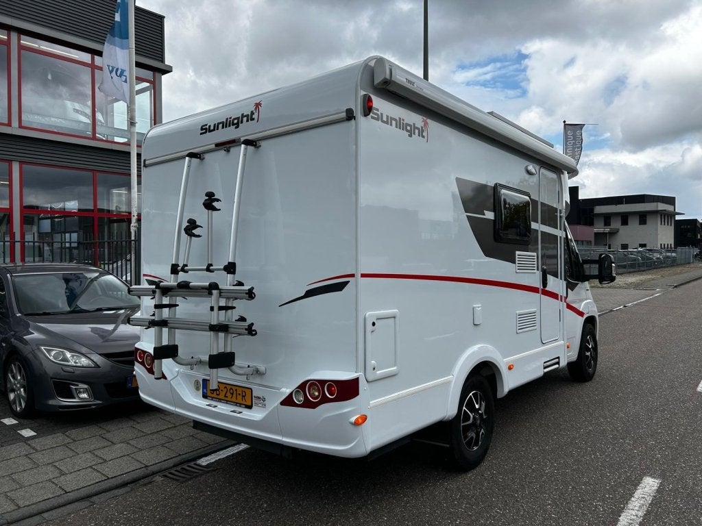 Sunlight T 58 Automaat - 2018 - lage KM, Caravans en Kamperen, Campers, Ringverwarming, Fiat, Tot en met 2, Bedrijf