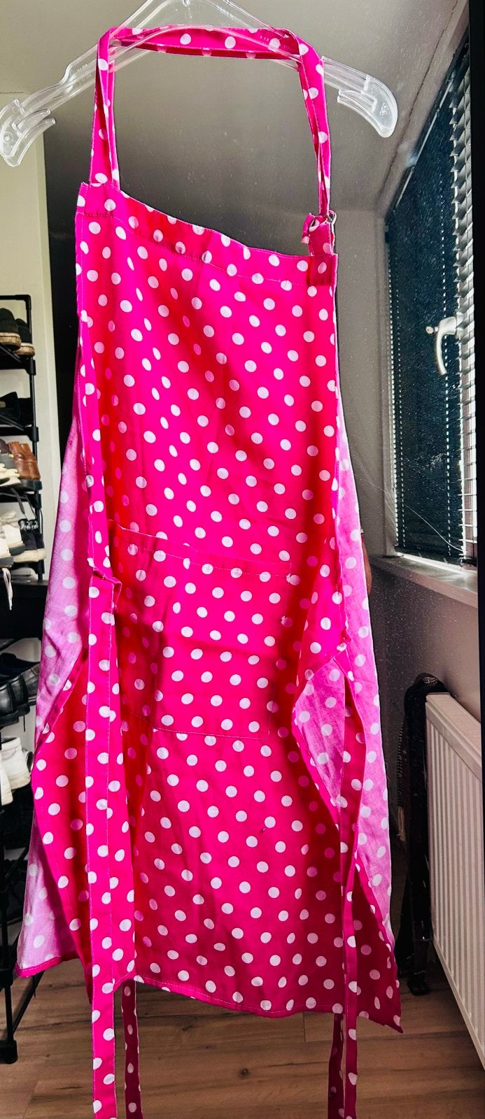 Jaren 70 Roze schort met witte stippen - Zo goed als nieuw, Overige typen, Ophalen of Verzenden, Zo goed als nieuw, Roze
