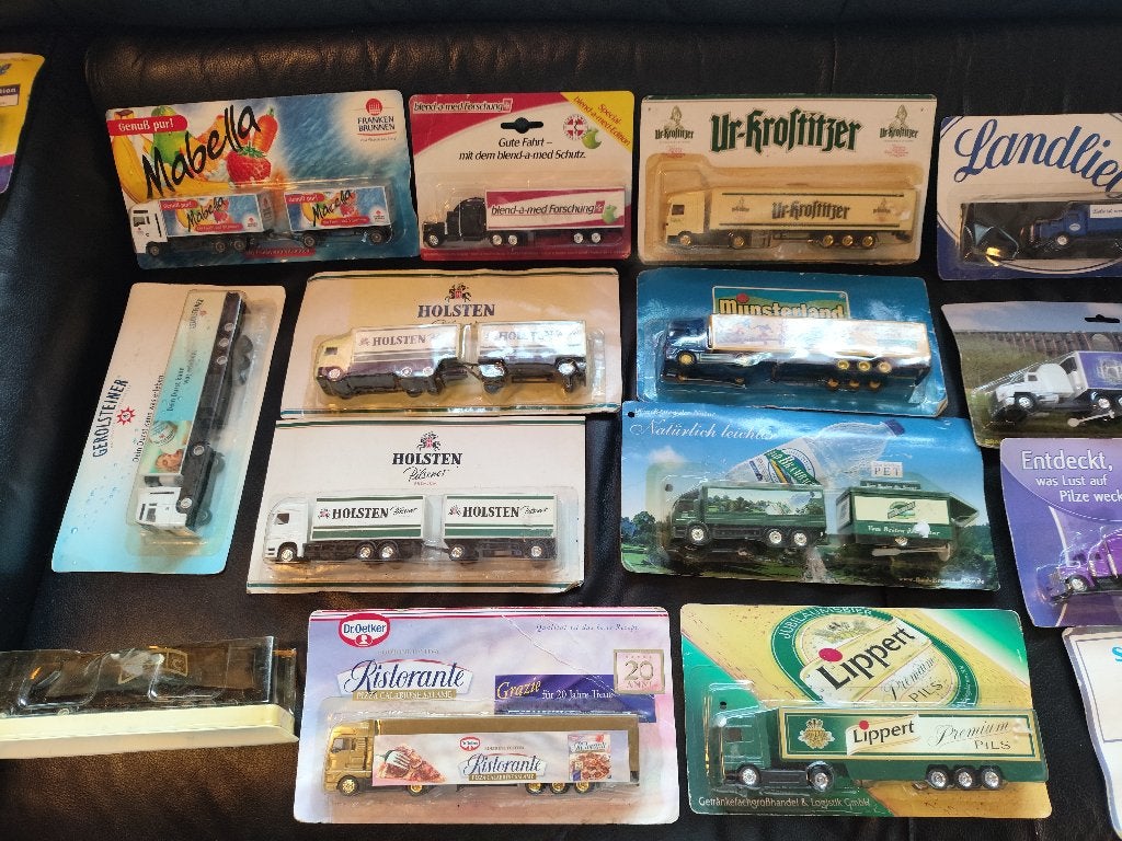 Collectie van ongeveer 50 miniatuur vrachtwagens, Hobby en Vrije tijd, Modelauto's | 1:50, Ophalen of Verzenden, Nieuw, Bus of Vrachtwagen