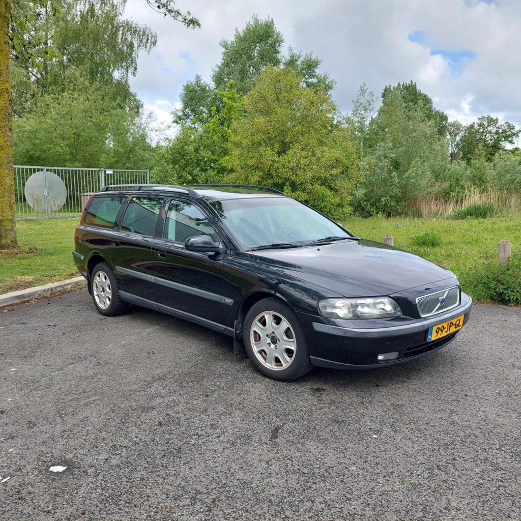 Volvo V70 2.4 140PK 2002 Zwart, Voorwielaandrijving, 1800 kg, Zwart, Stationwagon