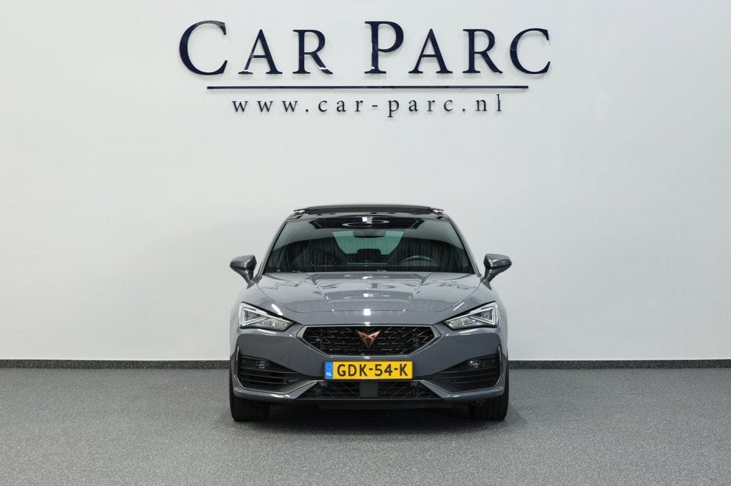 Cupra Leon 2.0 TSI VZ 300+PK LED/VIRTUAL/SFEER/PANO/HALF LEE, Auto's, Cupra, Gebruikt, Euro 6, 4 cilinders, 1984 cc
