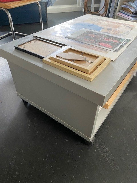 Grijze salontafel met wieltjes en opbergruimte, Ophalen, Overige materialen, Minder dan 50 cm, Gebruikt