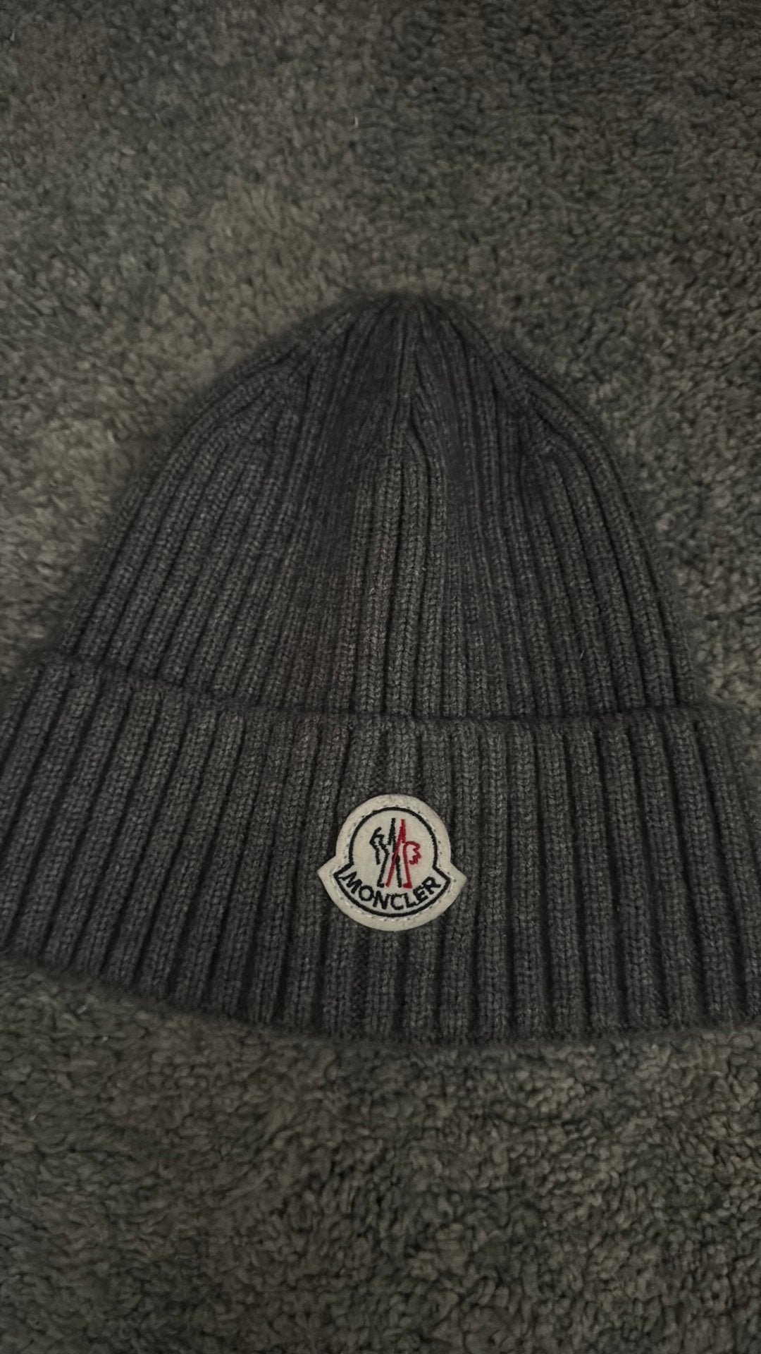 Moncler muts, Ophalen of Verzenden, Zo goed als nieuw, Overige maten, Muts