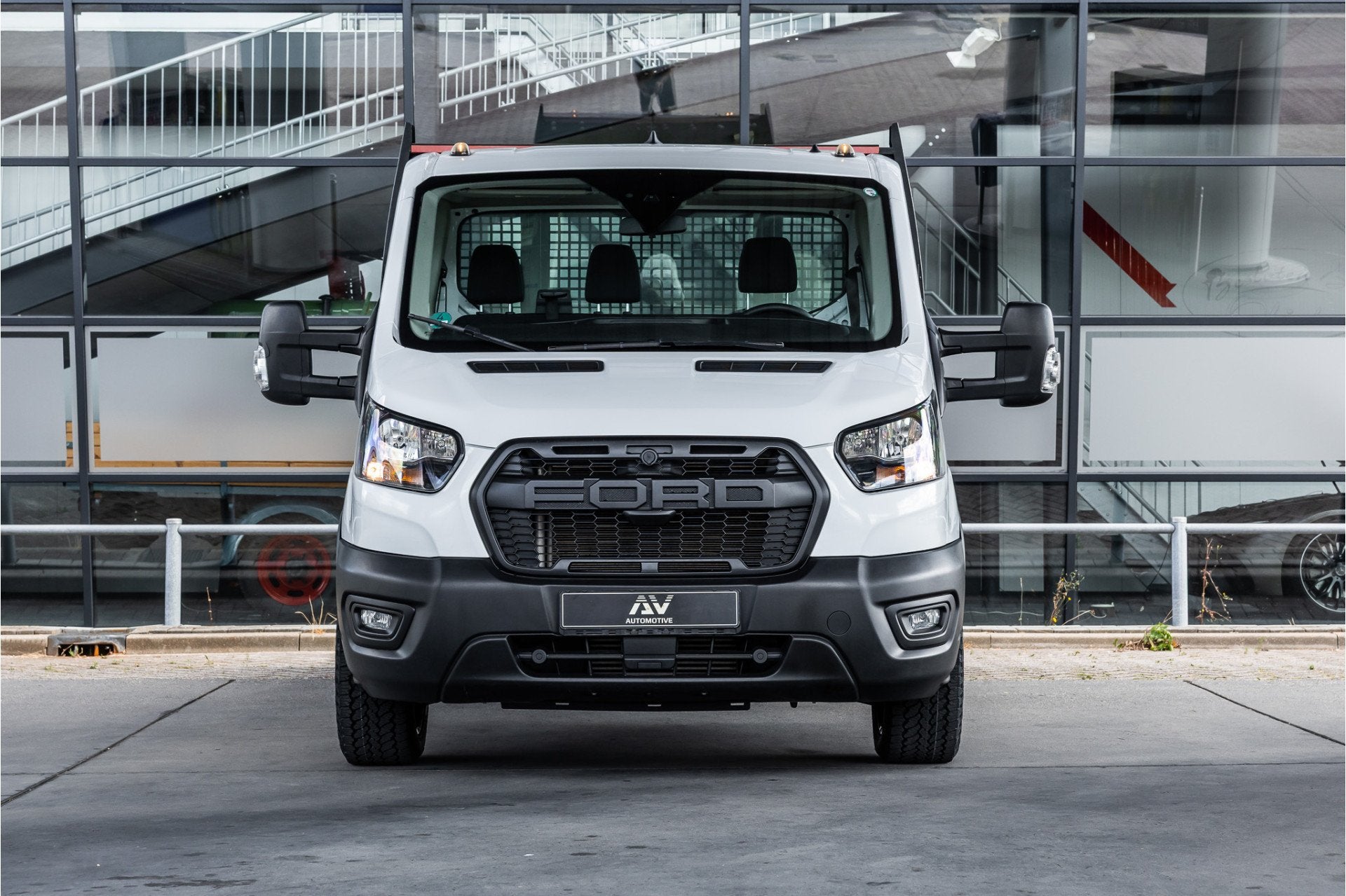 Ford Transit 310 2.0 TDCI L2H1 | Open laadbak | 3-Zitter | C, Voorwielaandrijving, Stof, Zwart, 4 cilinders