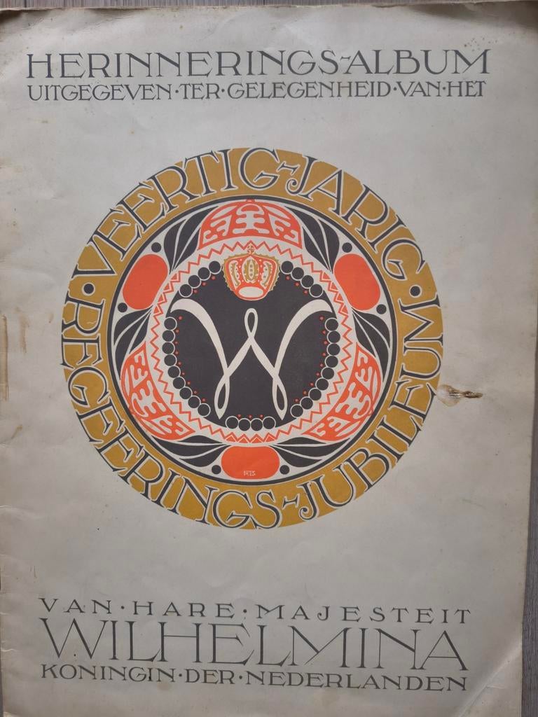 Herinneringsalbum Koningin Wilhelmina, Verzamelen, Koninklijk Huis en Royalty, Gebruikt, Tijdschrift of Boek, Nederland, Ophalen of Verzenden