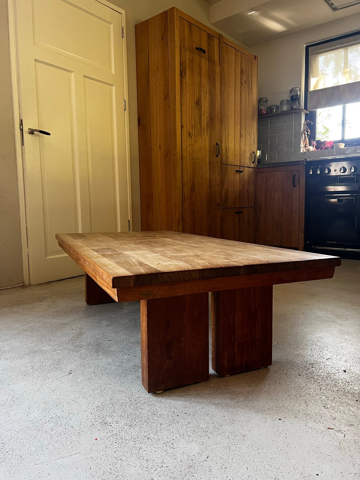Robuuste eikenhouten salontafel - 140x70x38,5 cm, Huis en Inrichting, Tafels | Salontafels, Ophalen, Gebruikt, 100 tot 150 cm