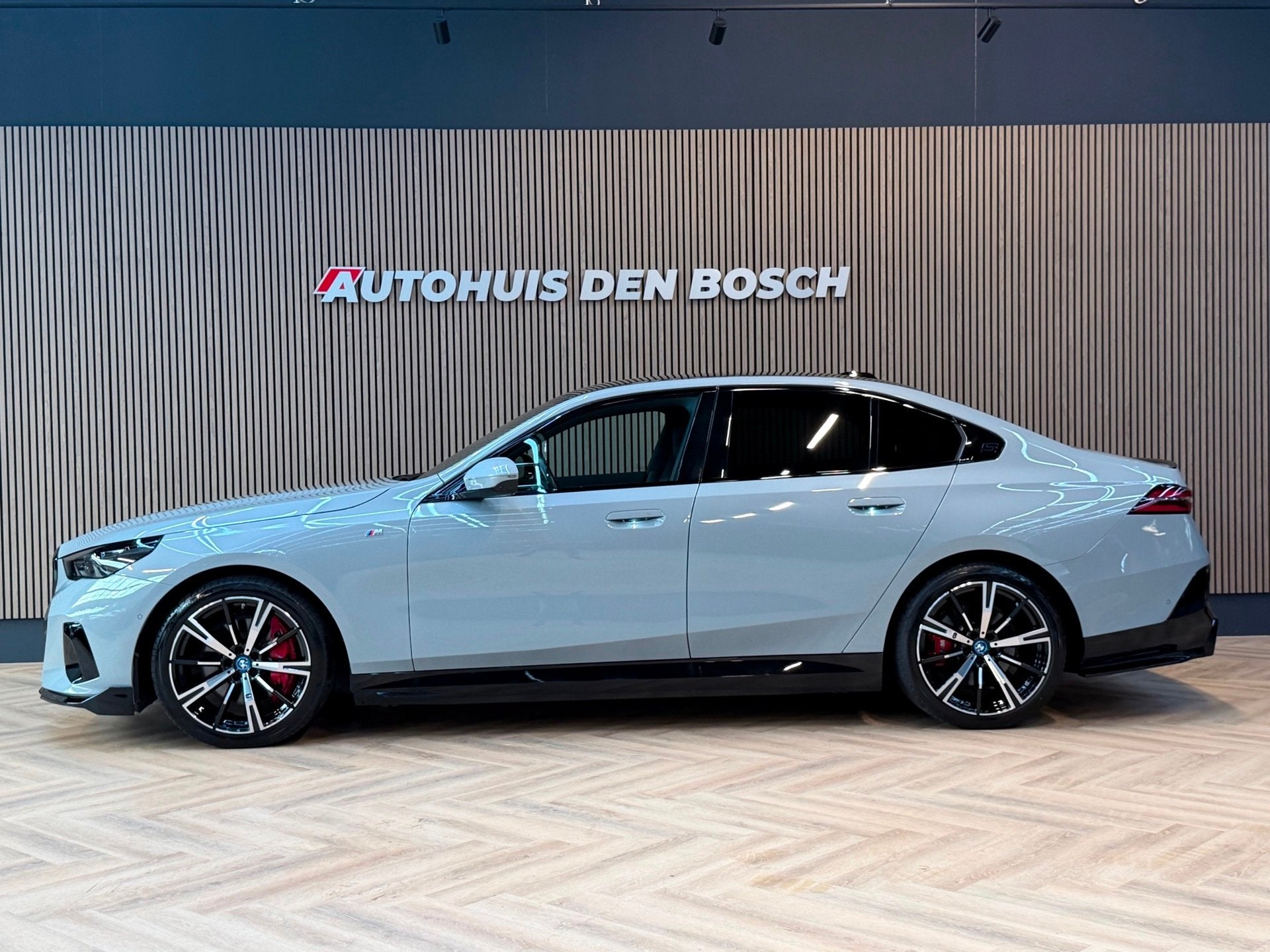 BMW I5 EDrive40 84 kWh M Sport - Pano - 360 - H&K - Keyles, Auto's, BMW, Automaat, Achterwielaandrijving, Gebruikt, Zwart