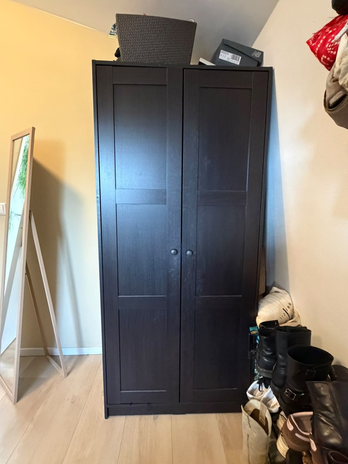 Zwarte rakkestat kast ikea in goede staat, Ophalen, Zo goed als nieuw, 25 tot 50 cm, 50 tot 100 cm