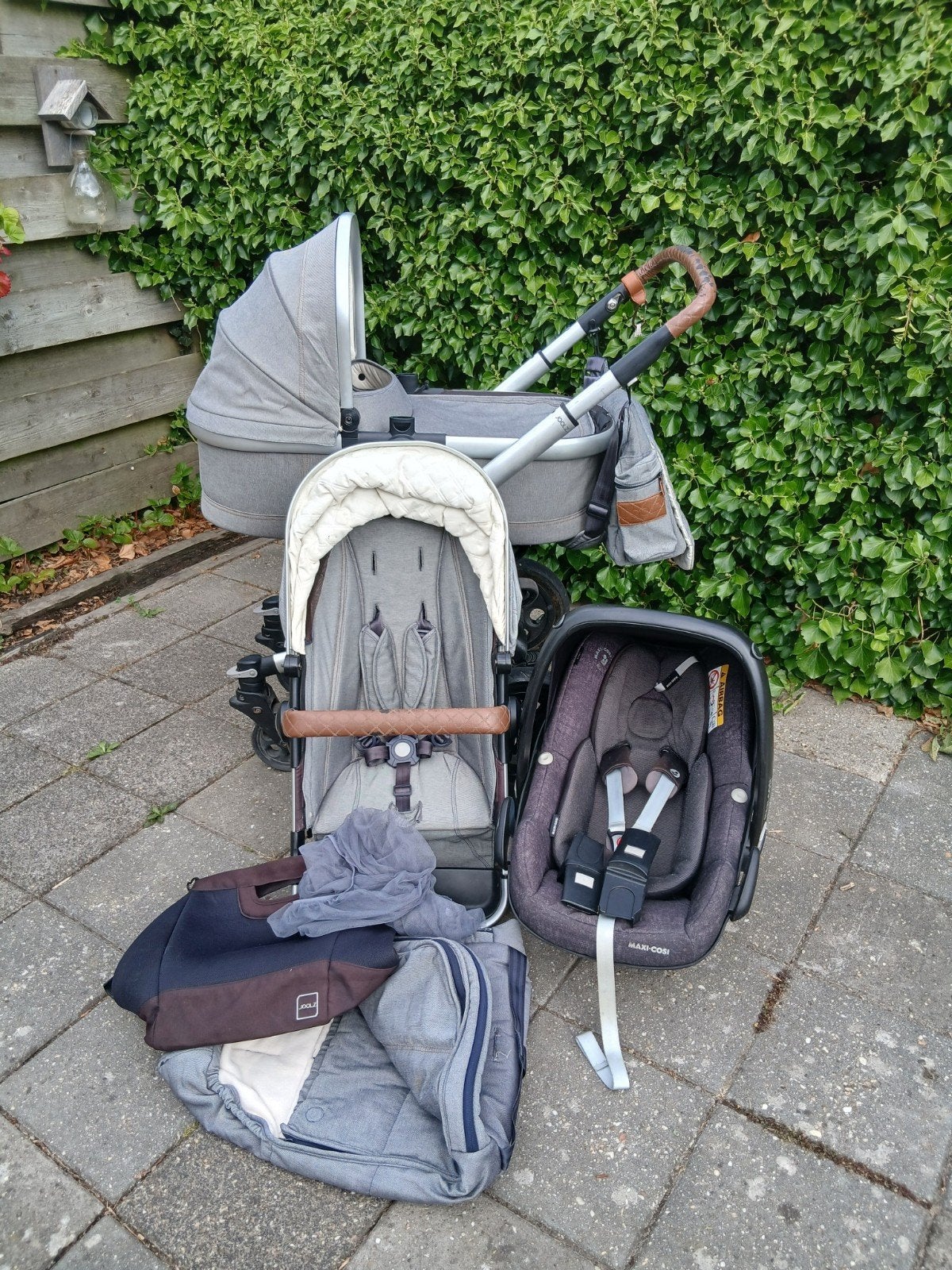 Joolz Day 2 combiwagen met Maxi-Cosi stoel en accessoires, Gebruikt, Verstelbare duwstang, Combiwagen, Ophalen