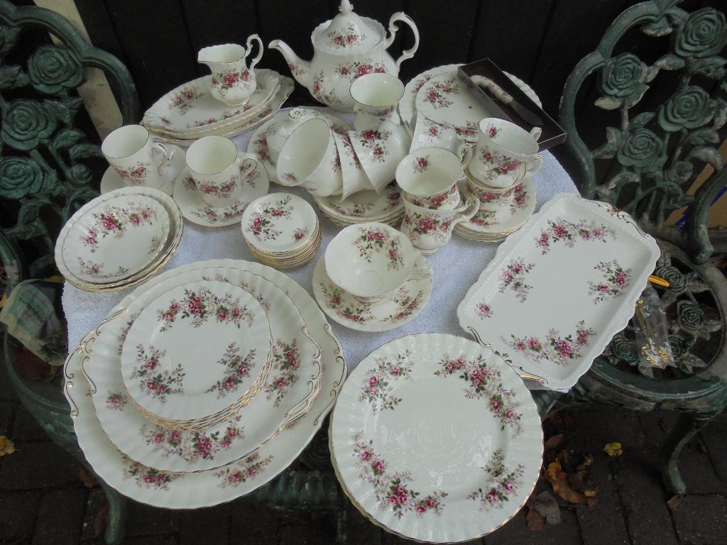 Heel veel servies Lavender Rose Royal Albert met roze roosje, Ophalen of Verzenden