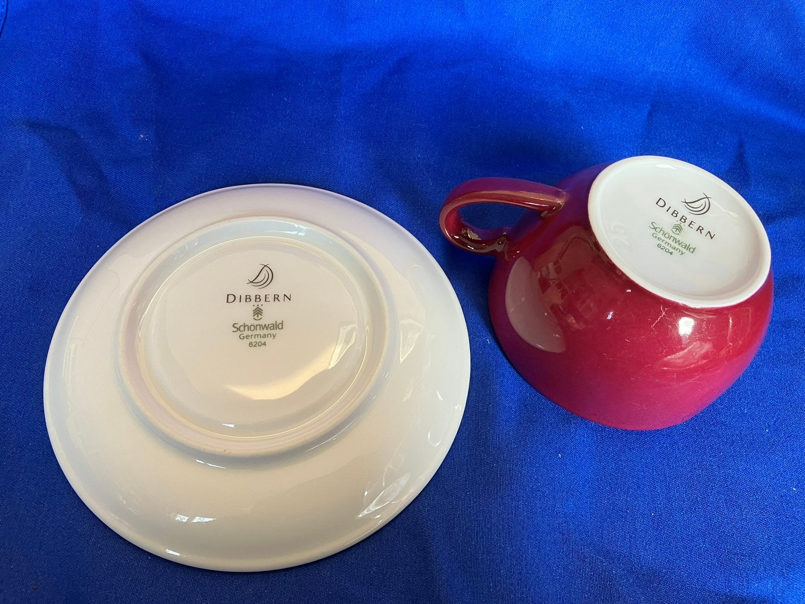 Dibbern kop en schotel 6204 wijnrood. Bieden v.a €4;- p.set, Gebruikt, Ophalen of Verzenden, Overige stijlen, Kop(pen) en/of Schotel(s)