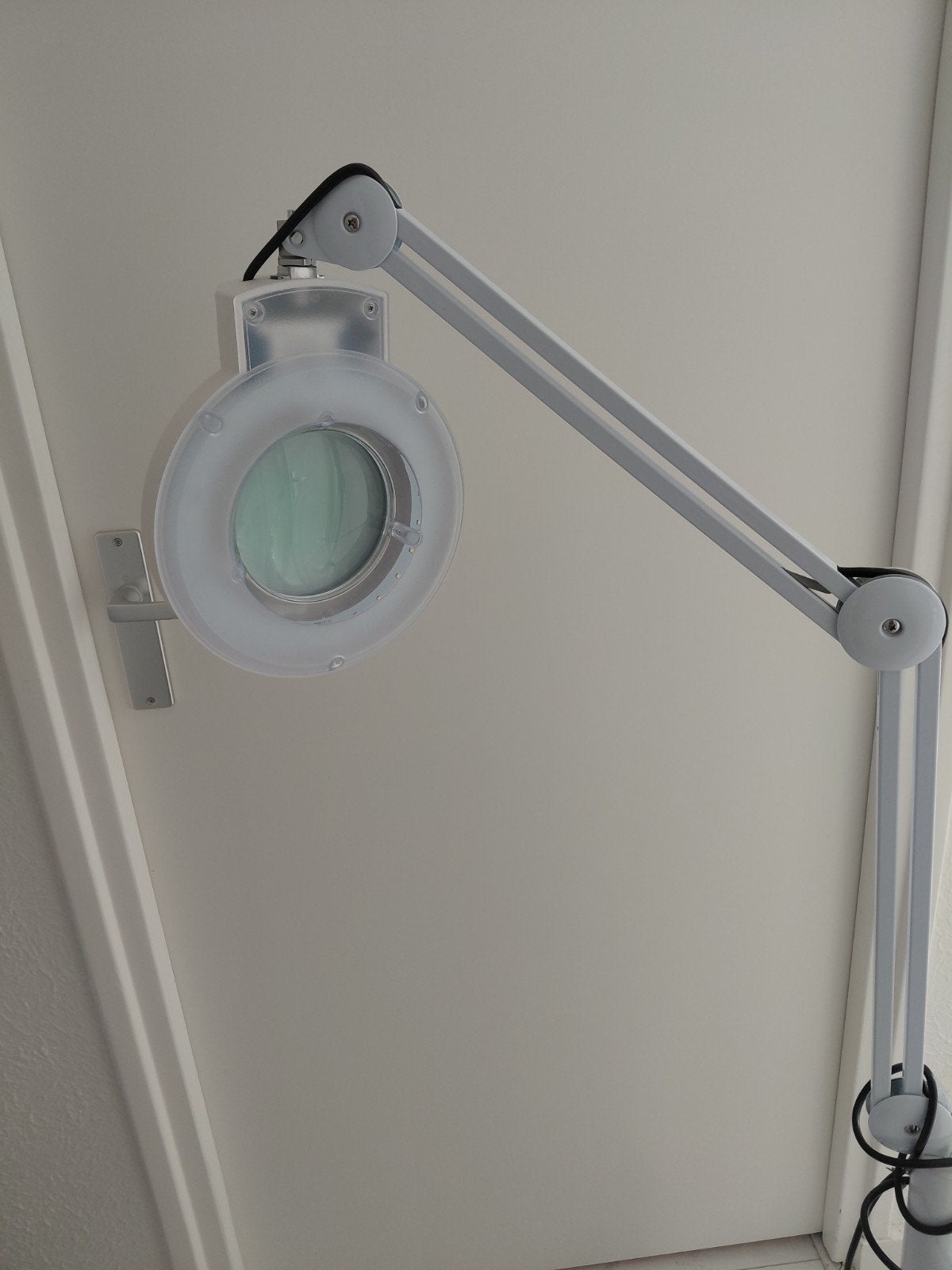 loep met lamp erin, Ophalen, Zo goed als nieuw, Loeplamp