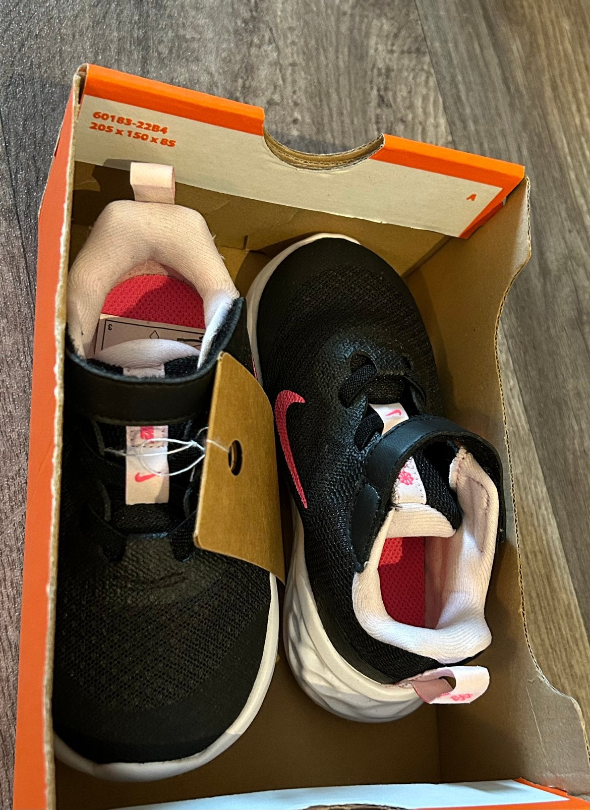 Nike Revolution baby meisjes schoenen, maat 25, Schoentjes, Meisje, Nieuw, Ophalen of Verzenden