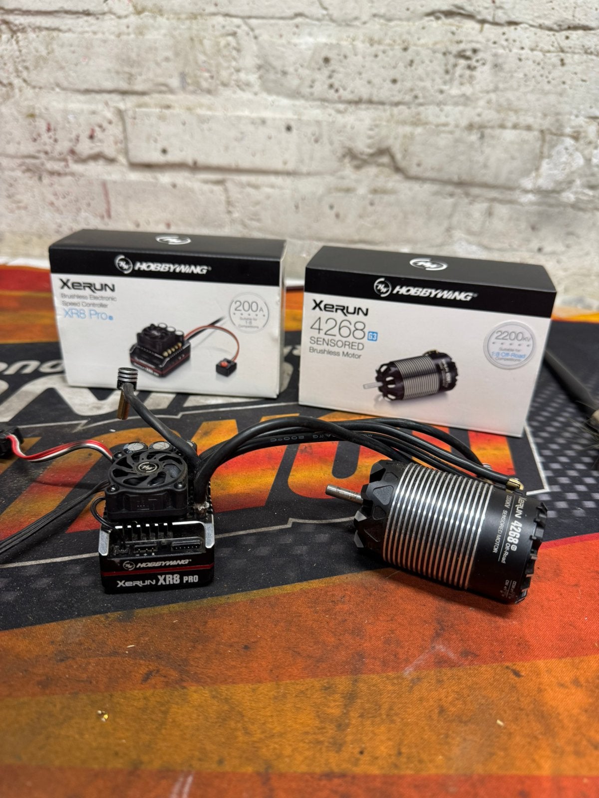 Hobbywing xr8 G2 combo 4268 2200kv G3 motor zgan, Elektro, Ophalen of Verzenden, Zo goed als nieuw, Onderdeel