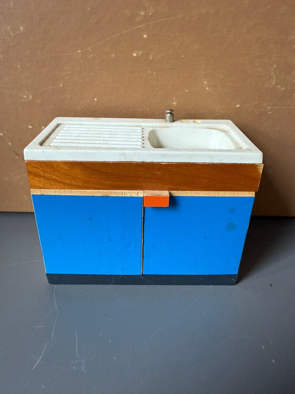 Oude Bodo Hennig aanrecht - hxbxd 8.5x11x5.5cm, Ophalen of Verzenden, Zo goed als nieuw, Poppenhuis