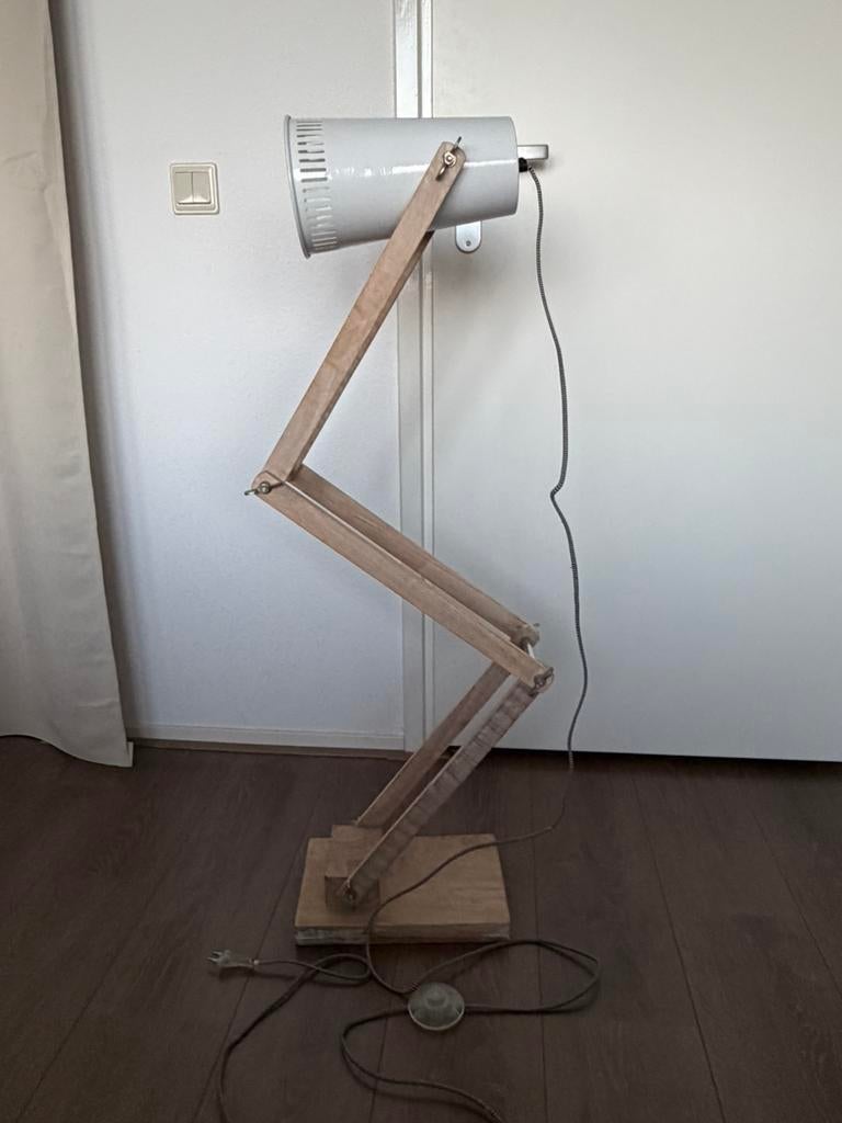 Zig-Zag vloerlamp, Ophalen, Zo goed als nieuw, Hout, 150 tot 200 cm