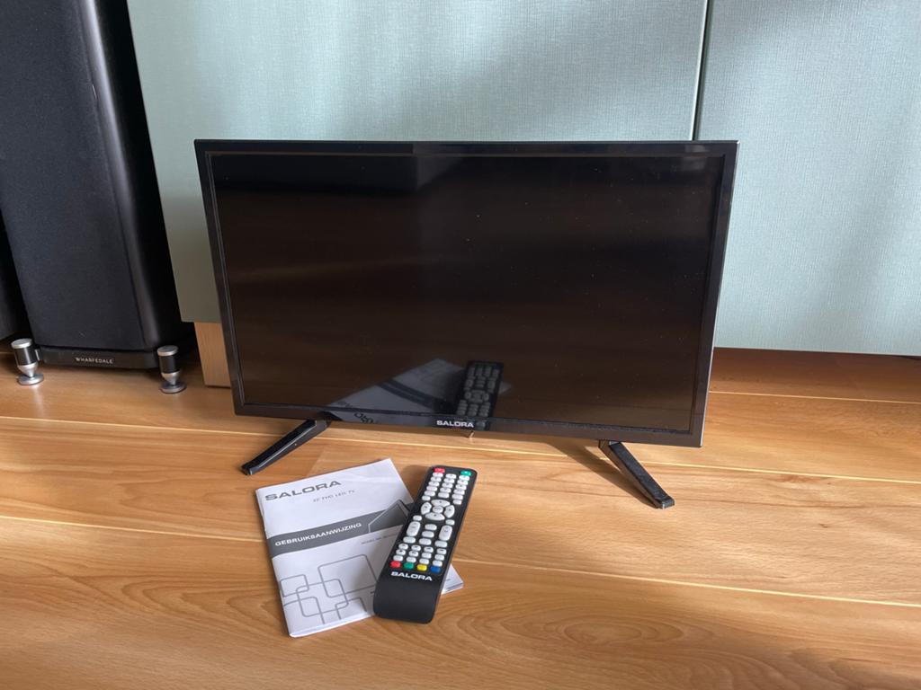 Salora 22" Full HD LED TV met afstandsbediening, Audio, Tv en Foto, Televisies, LED, 50 Hz, Zo goed als nieuw, 40 tot 60 cm