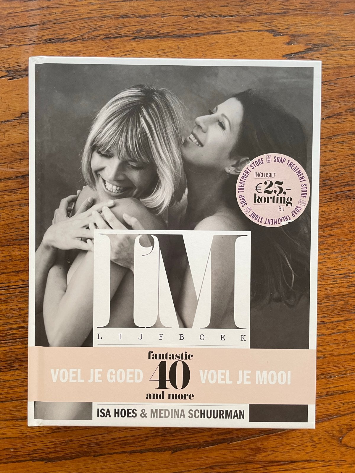 I'M Lijfboek: Voel je goed, voel je mooi - Isa Hoes & Medina, Boeken, Ophalen of Verzenden, Zo goed als nieuw, Gezondheid en Conditie