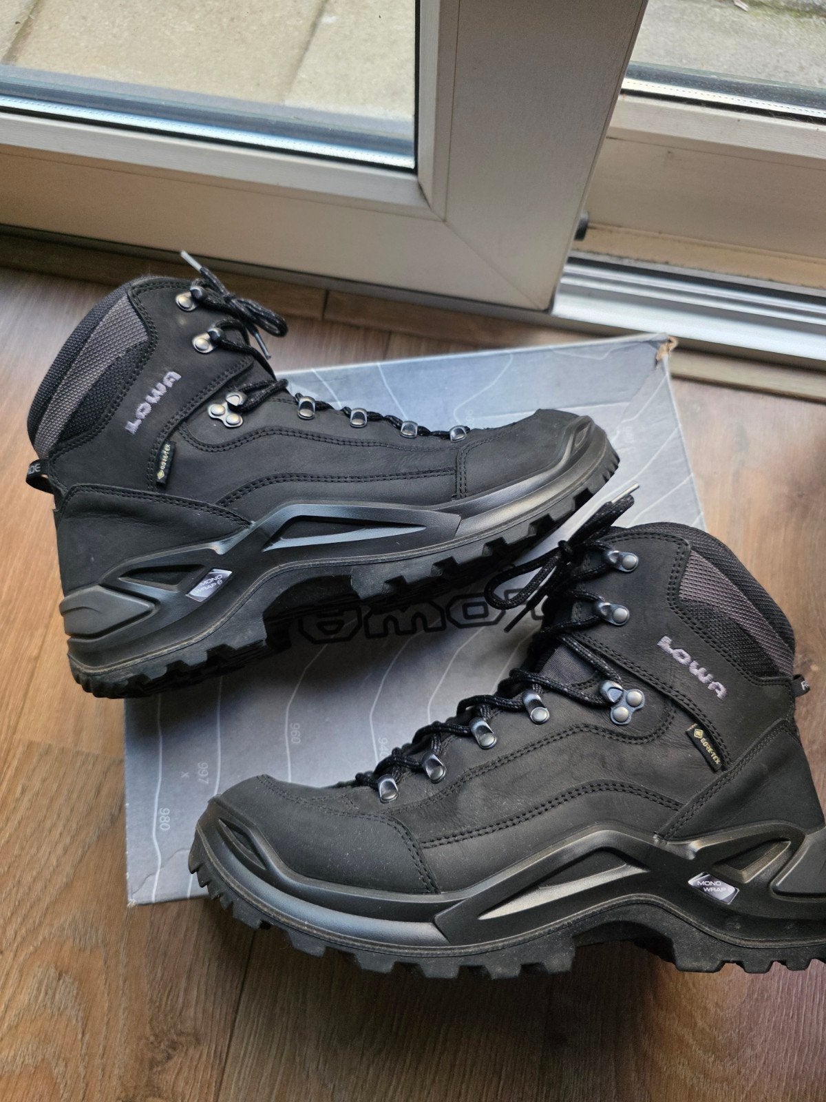 Zwarte Lowa Renegade GTX Mid 43,5, Ophalen of Verzenden, Zo goed als nieuw, Schoenen