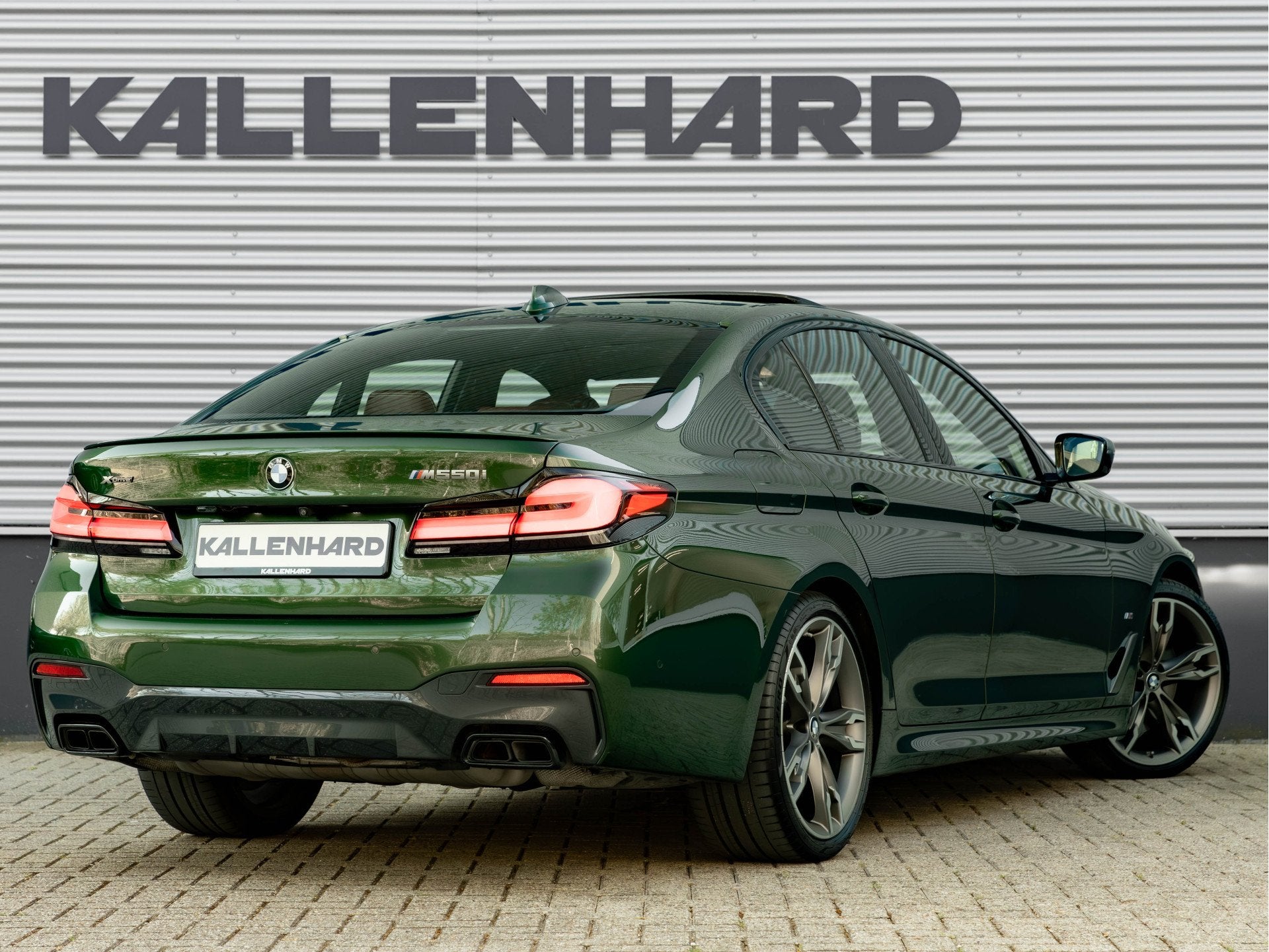 BMW 5 Serie M550i xDrive - Dak - Full Option - Bowers & Wilk, 12 maanden, Gebruikt, 4395 cc, 120 €/maand
