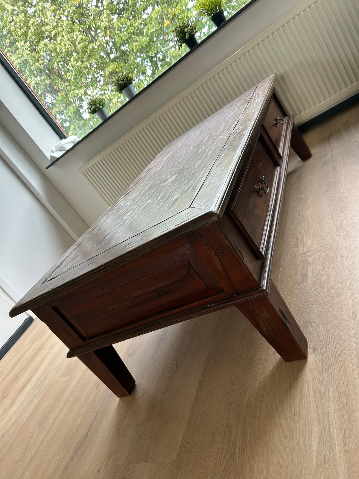 Robuuste houten salontafel met lades, Ophalen, Gebruikt, 100 tot 150 cm, 50 tot 100 cm