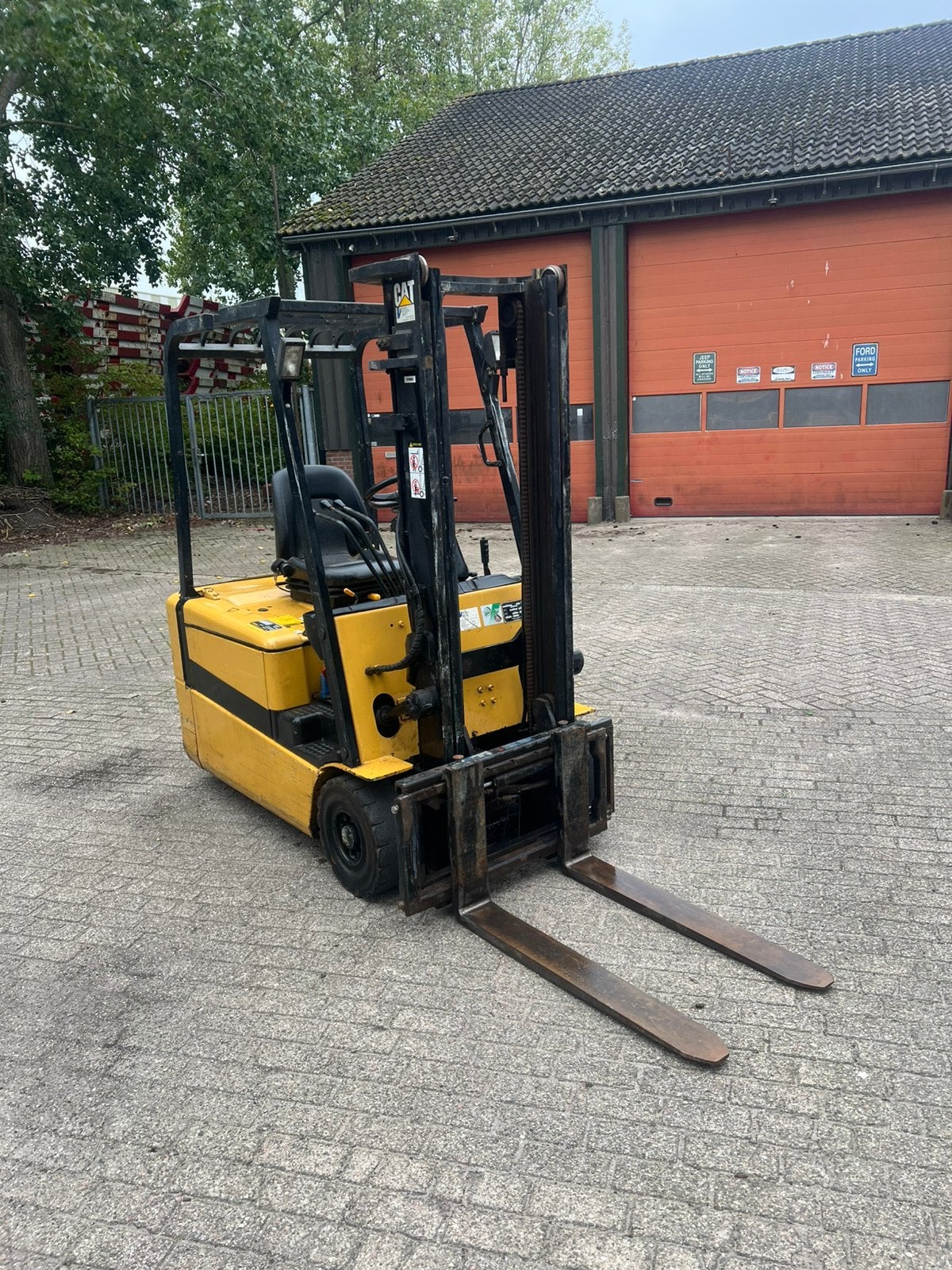 Cattepiller en Toyota heftruck elektrisch, 1000 tot 2000 kg, Ophalen, Elektrisch, Heftruck