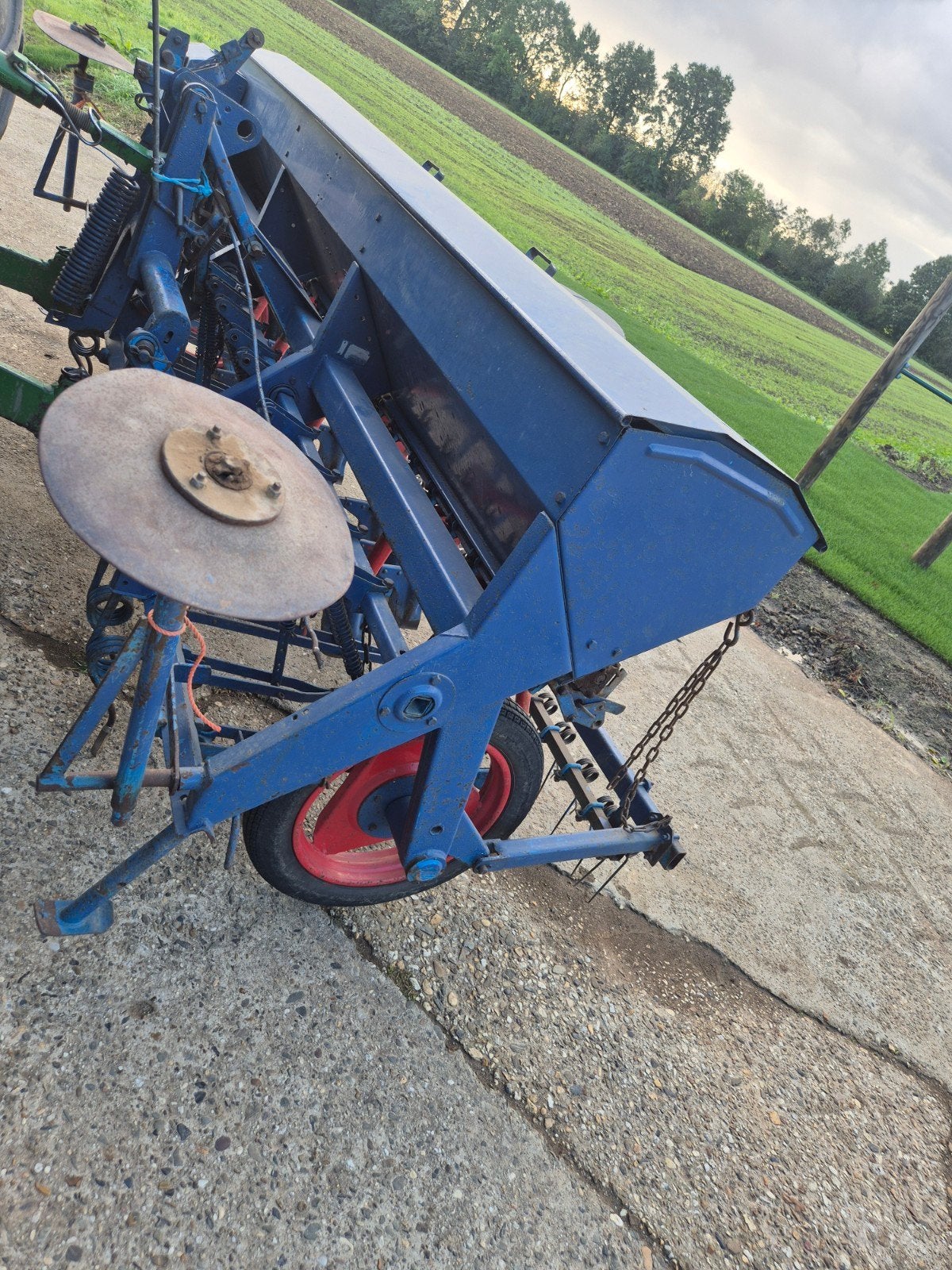 Saxonia zaaimachine 280 cm breed - Ideaal voor akkerranden, Ophalen, Akkerbouw, Zaaien, Planten of Poten