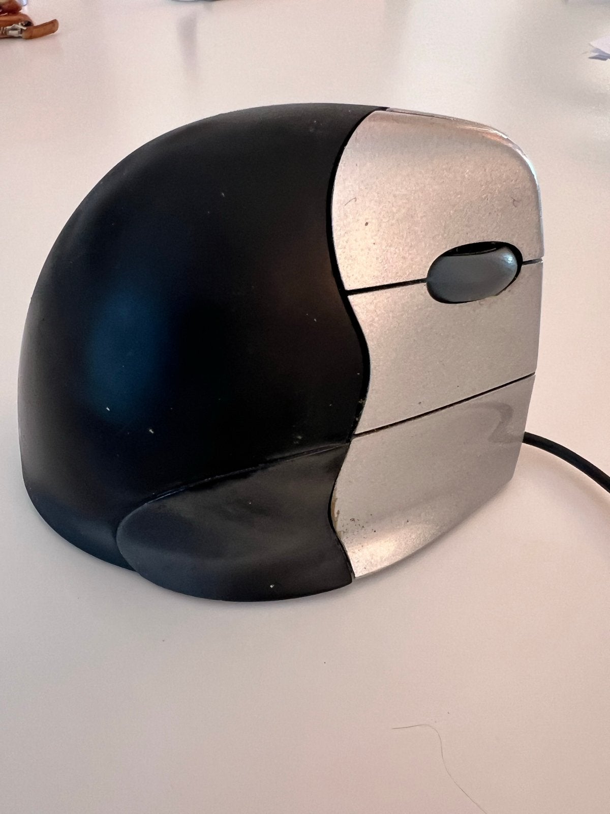 Evoluent Ergonomische Muis - Bedraad, Zo goed als nieuw, Rechtshandig, Muis, Ergonomisch, Ophalen of Verzenden