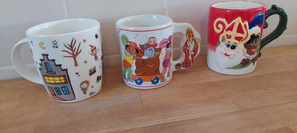3 sinterklaas en zwarte piet mokken ., Diversen, Sinterklaas, Ophalen of Verzenden