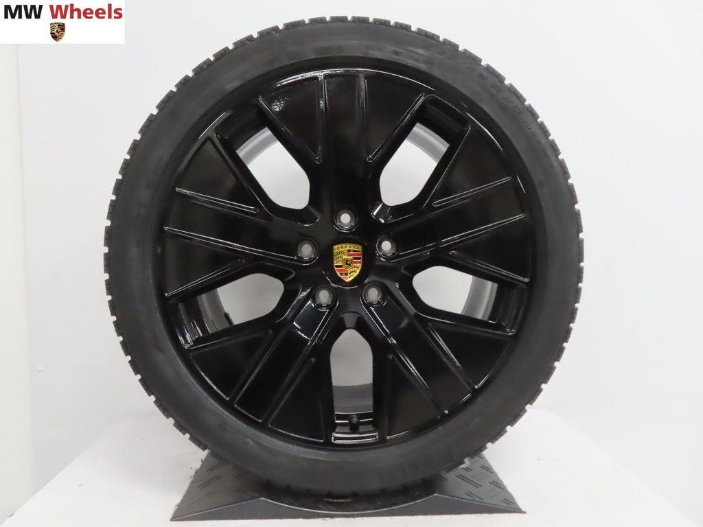 Originele Porsche Taycan 20 inch velgen nieuwe winterbanden, Auto-onderdelen, 245 mm, -, -, Banden en Velgen