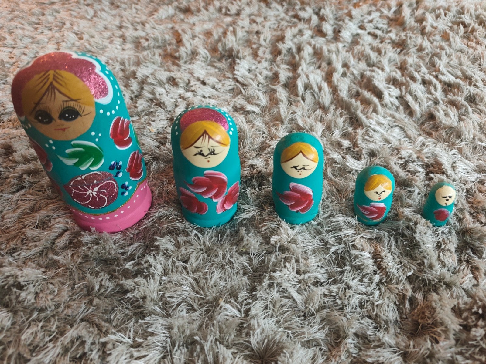 Set van 5 Matroesjka poppetjes - Groen met roze, Ophalen of Verzenden, Gebruikt