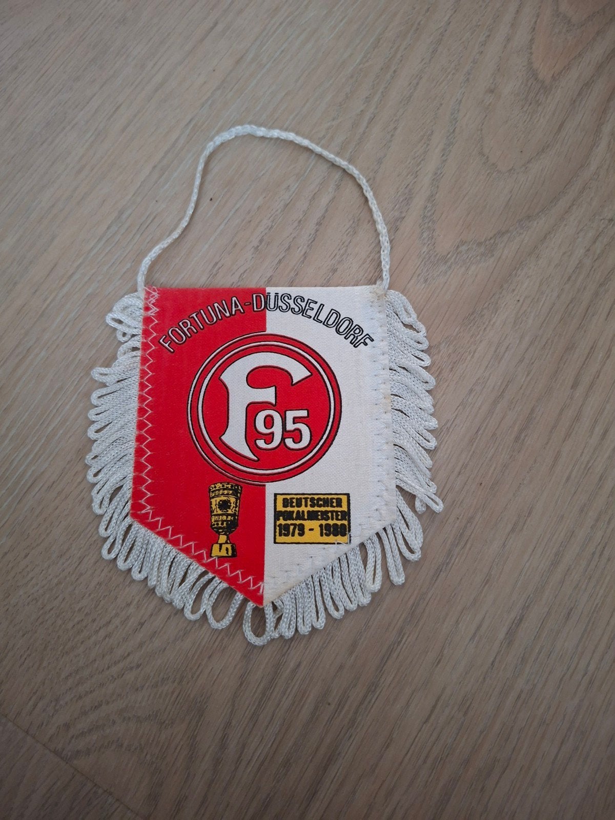 Fortuna Dusseldorf vaantje, Ophalen of Verzenden, Buitenlandse clubs, Vaantje of Sjaal