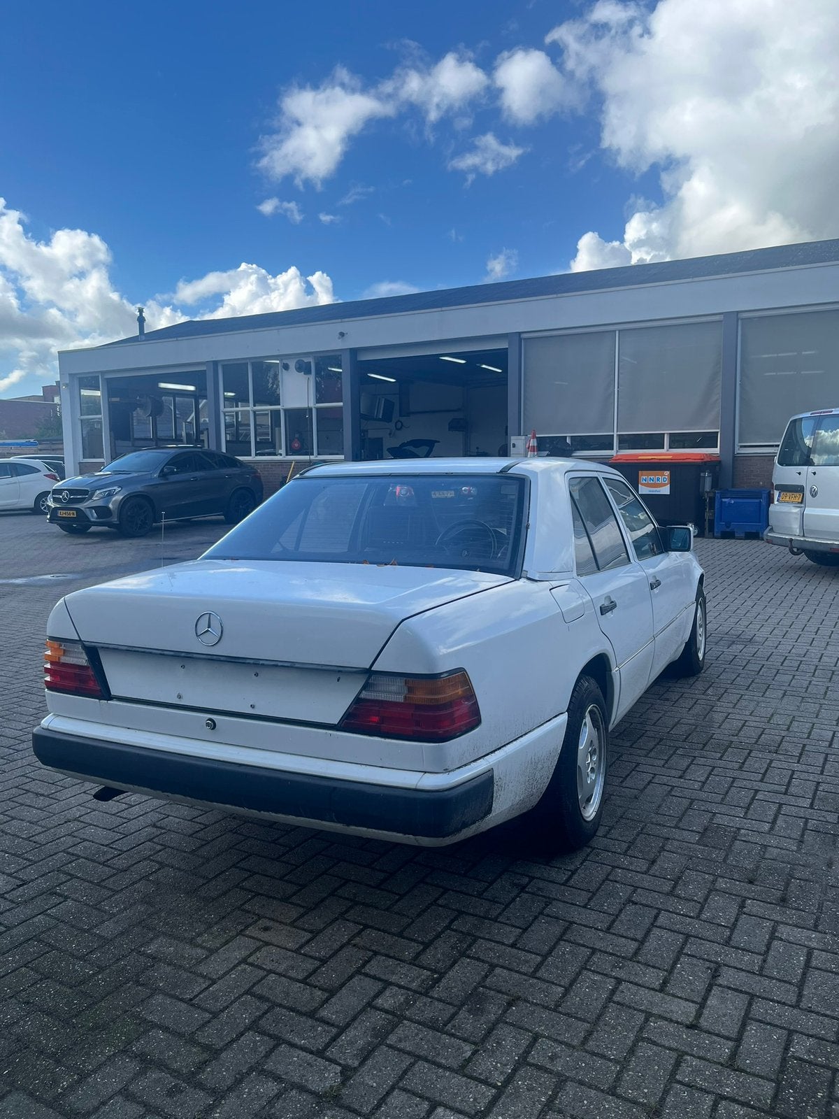 MERCEDES 250 D belastingvrij W124 en donorauto erbij!!, foto 4
