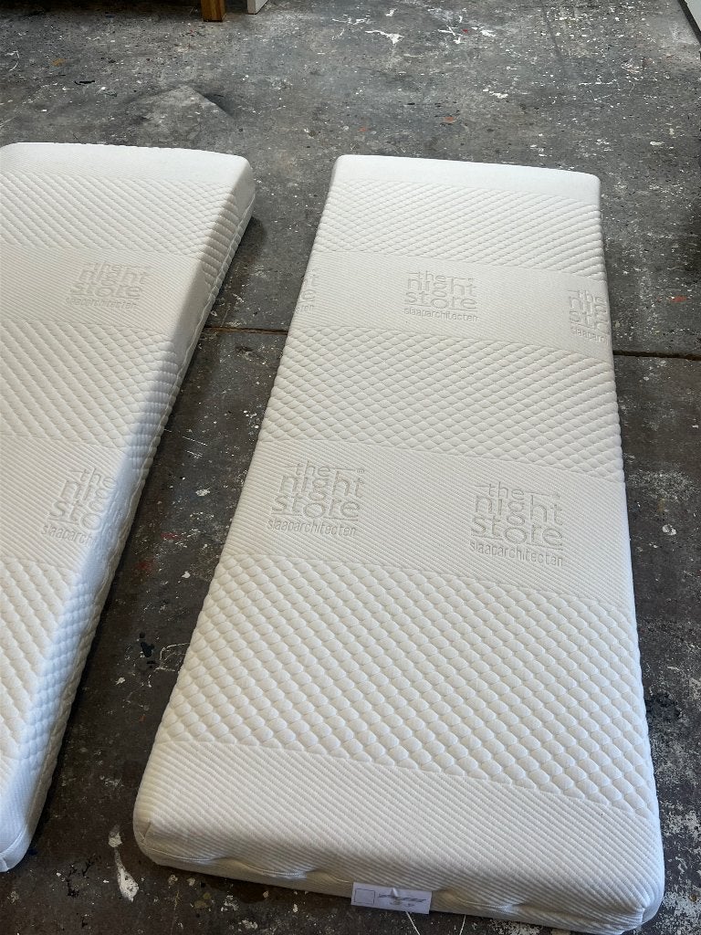 Matras the nightstore architecten thalano 500, Ophalen