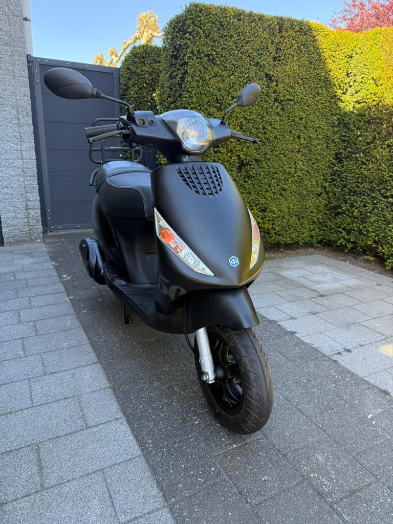 Piaggio Zip 50cc 4 takt 2V origineel - 2508 km, Fietsen en Brommers, Scooters | Piaggio, Ophalen, Zip, Zo goed als nieuw, Benzine