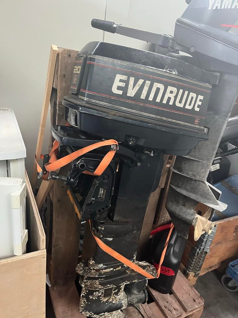 Yamaha 8pk 1995 en Evinrude 20pk buitenboordmotoren, Ophalen, Gebruikt, Benzinemotor, 1800 rpm of meer