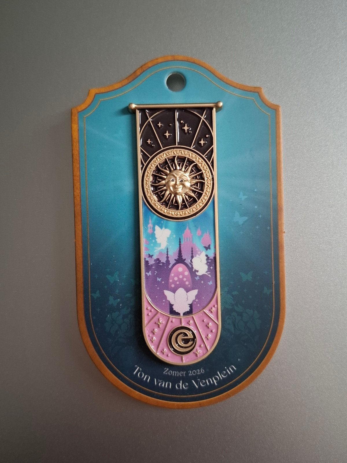 Efteling zomer pin (3e pin), Verzamelen, Ophalen, Nieuw, Button of Speldje