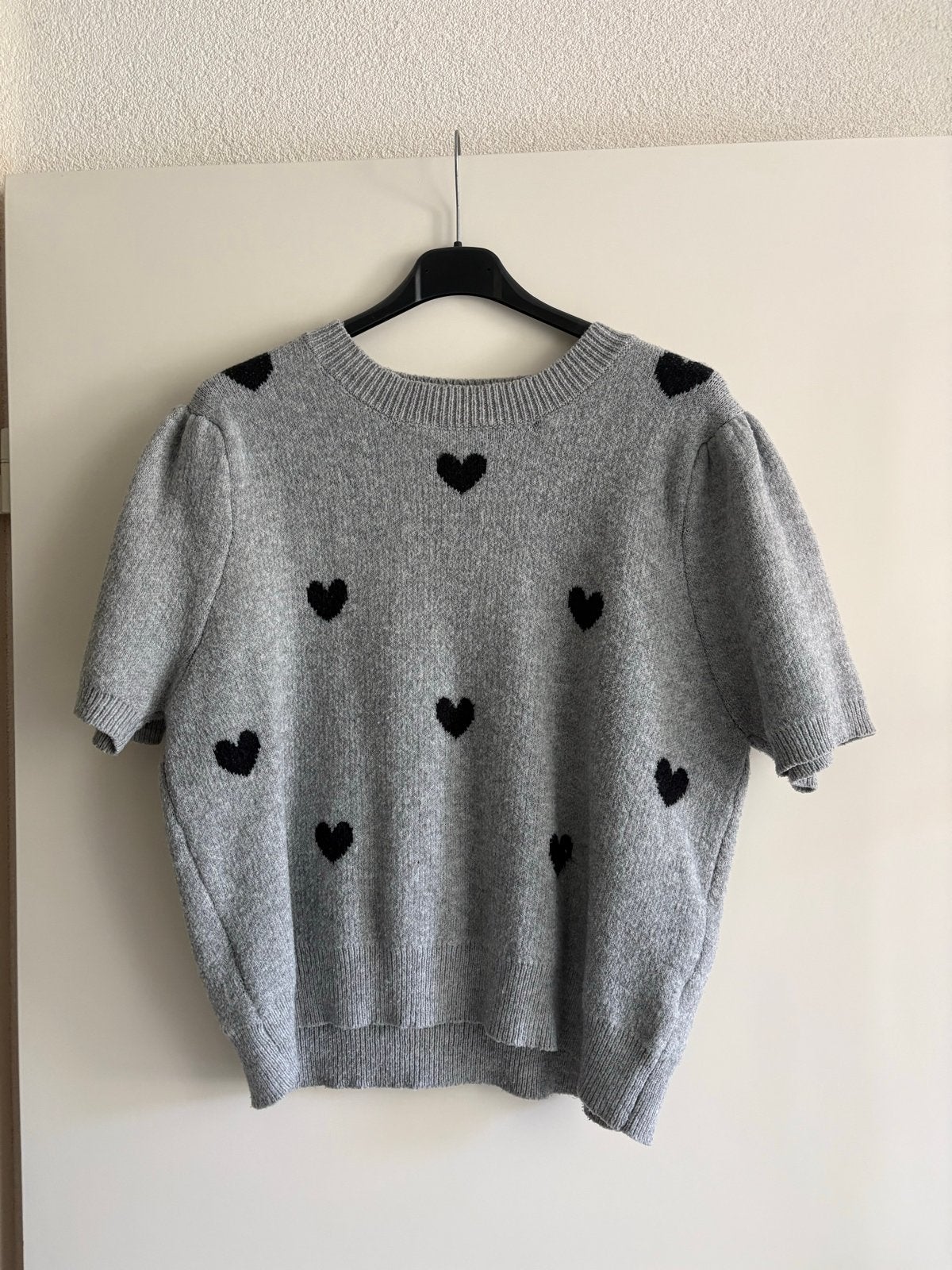 Grijze trui met zwarte hartjes - Shein Curve, Kleding | Dames, Truien en Vesten, Ophalen of Verzenden, Zo goed als nieuw, Maat 46/48 (XL) of groter