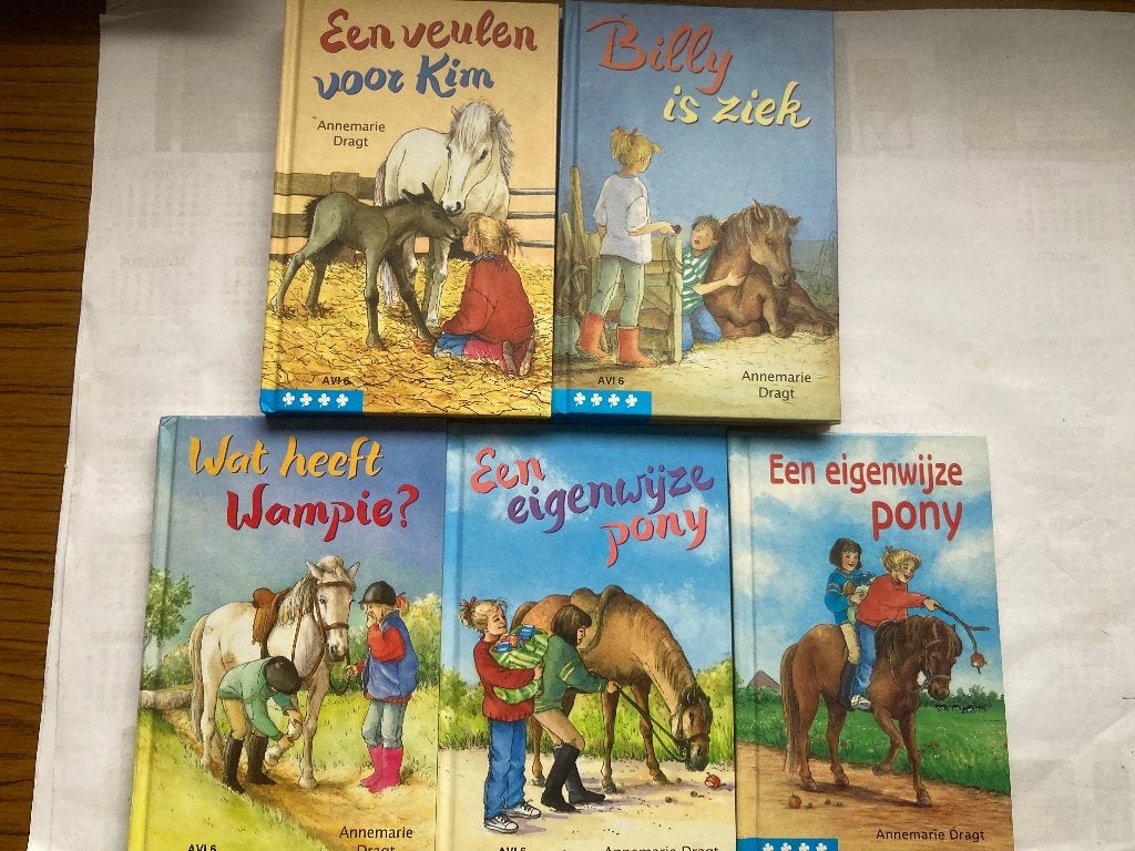 Mijn pony moet weg & Een veulen voor Kim door A. Dragt 7+, Ophalen of Verzenden, Gelezen, Annemarie Dragt, Fictie algemeen