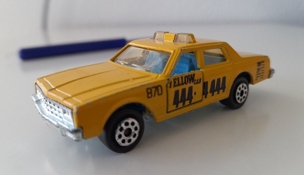 Chevrolet Impala Majorette nr. 240 Yellow Cab z.g.a.n., Ophalen, Zo goed als nieuw, Auto