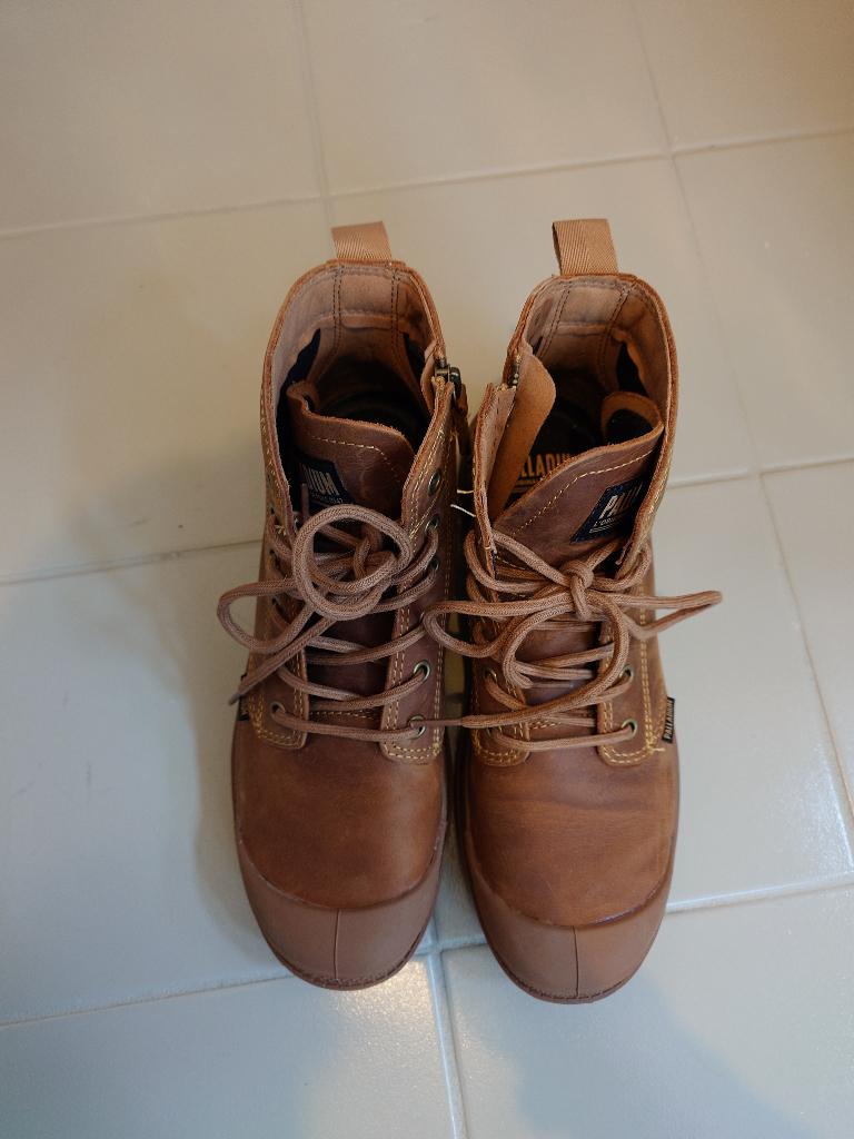 Palladium Pampa High Zip maat 40, Bruin, Ophalen of Verzenden, Sneakers of Gympen, Palladium