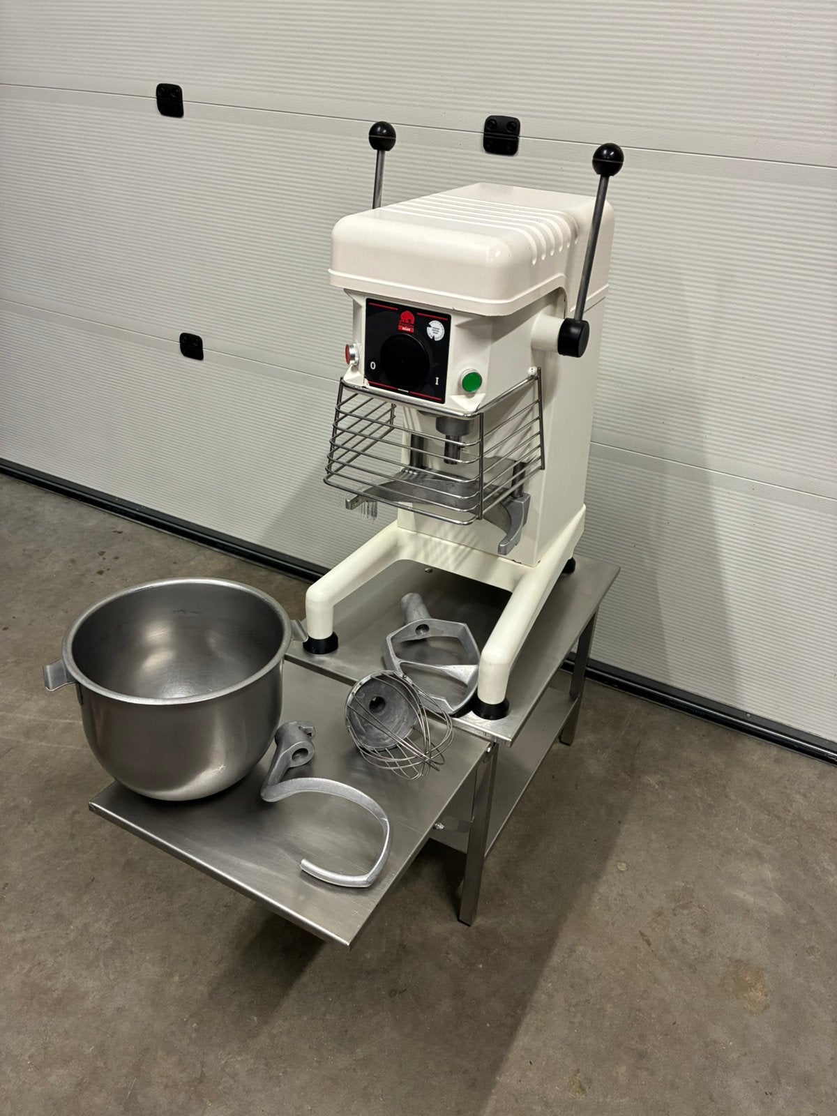 Te koop bear 10 liter planeetmenger spiraal mixer, Ophalen