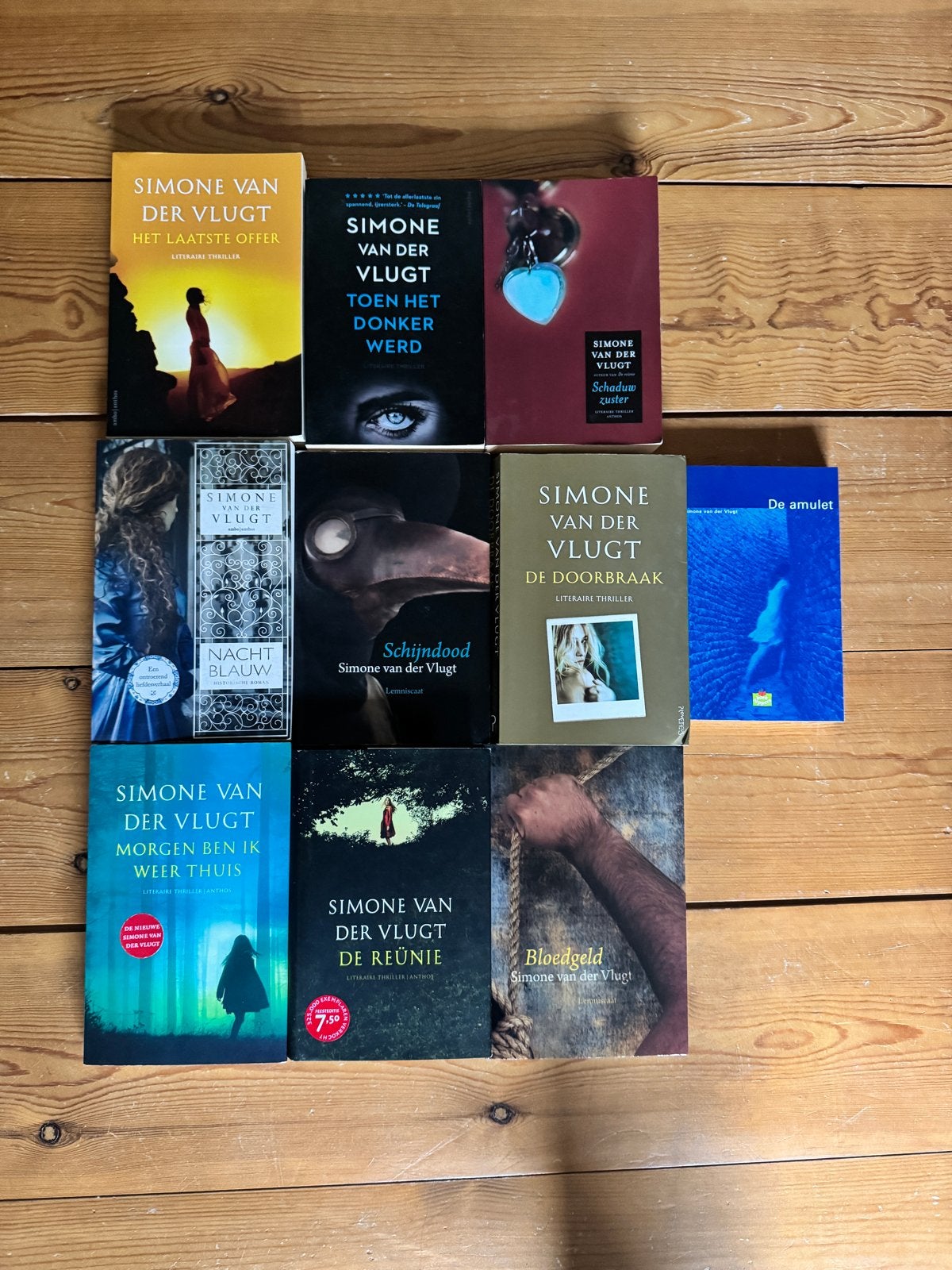 Simone van der Vlugt Boekenpakket - 10 Literaire Thrillers, Ophalen of Verzenden, Gelezen, Nederland