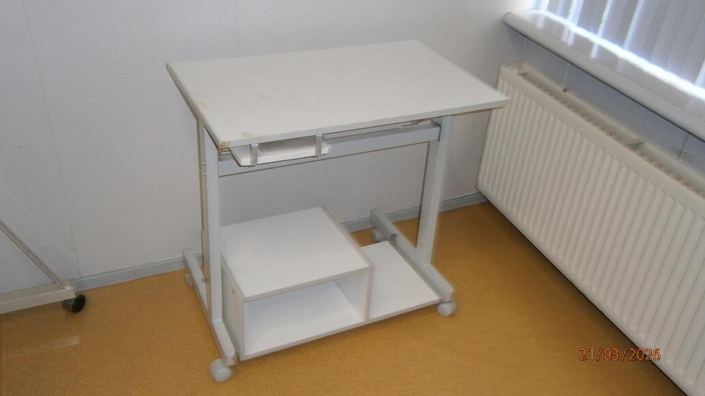 computermeubel, Ophalen, Gebruikt, 48 cm, Spaanplaat of MDF