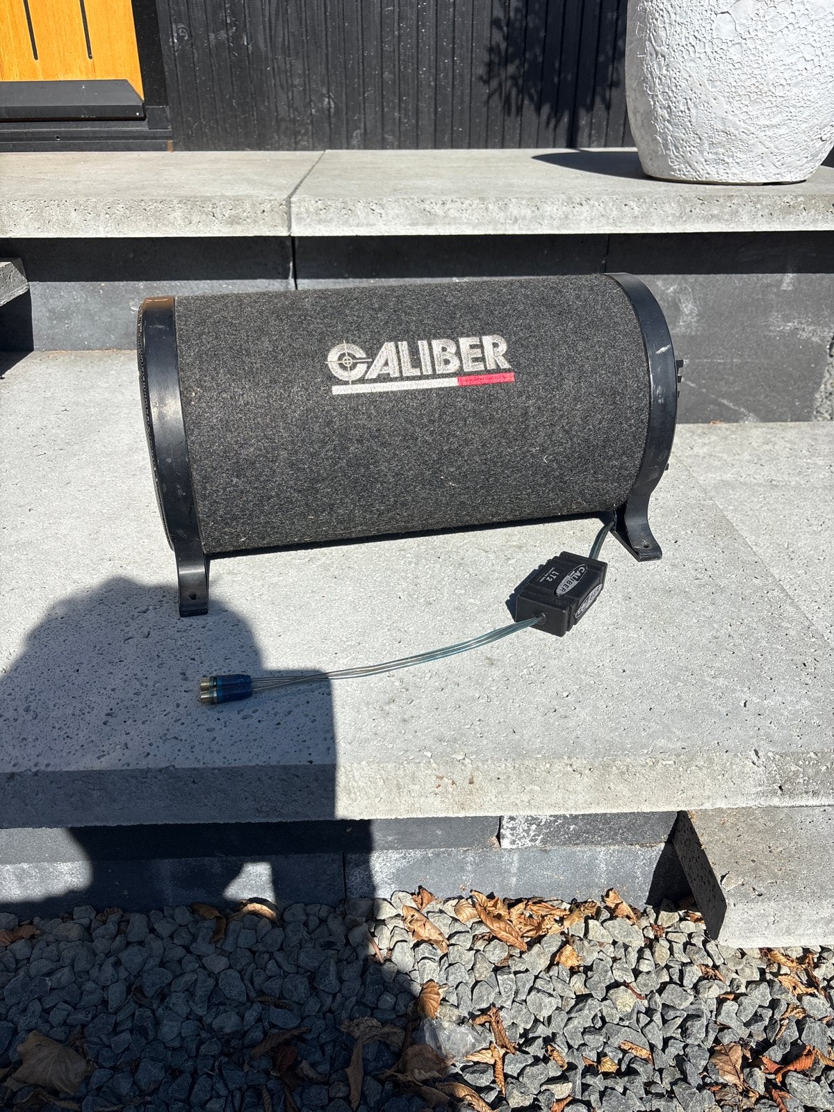 Caliber actieve subwoofer - Krachtige bas voor in de auto, Ophalen of Verzenden, Gebruikt