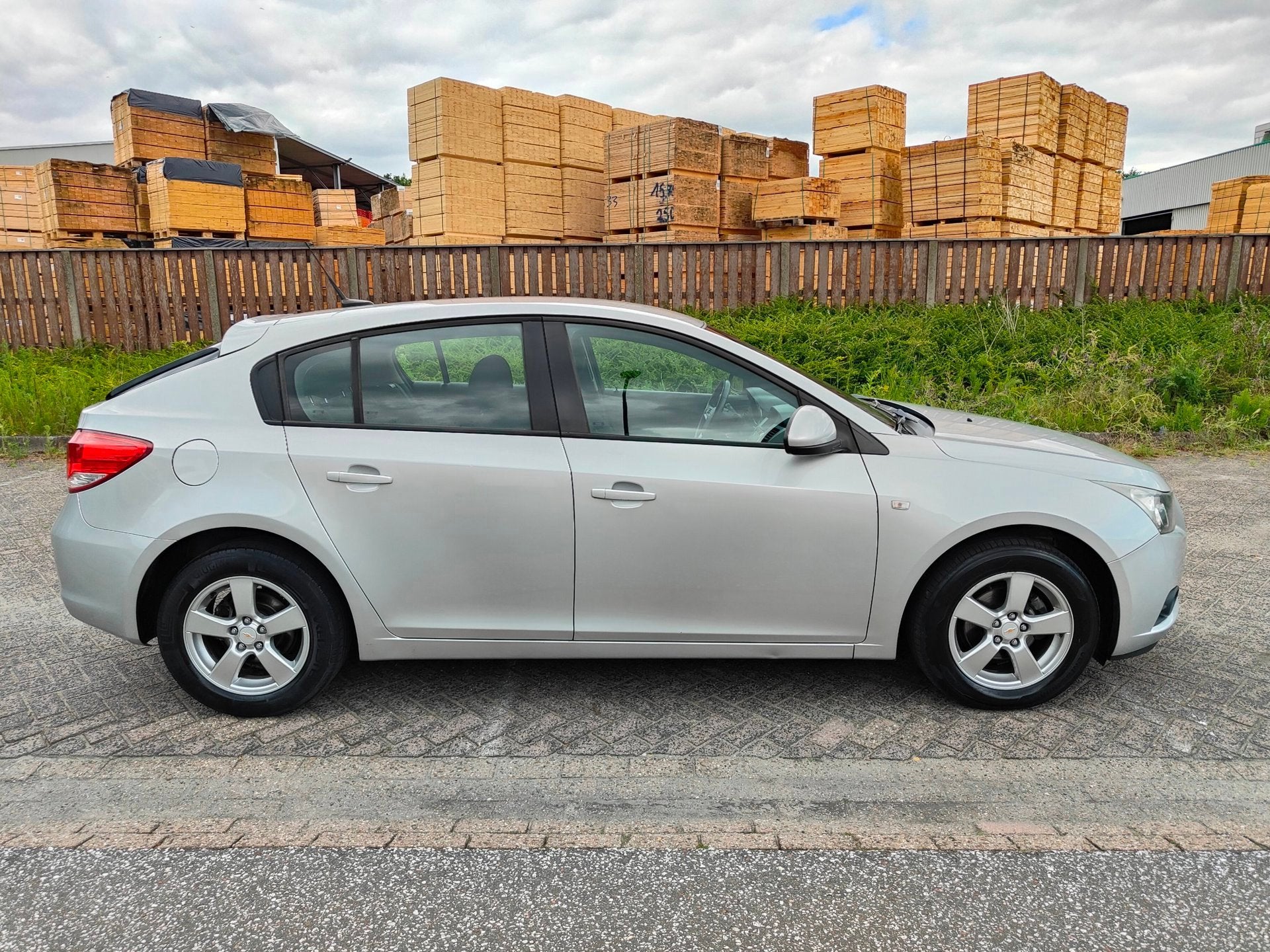 Chevrolet Cruze 1.6 LT ( Zeer mooie auto ), Auto's, Voorwielaandrijving, Euro 5, 4 cilinders, Origineel Nederlands