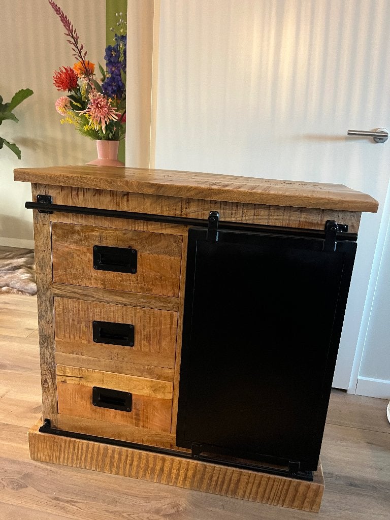 Stoere massief houten kast met schuifdeur – industrieel, Ophalen, 50 tot 100 cm, Zo goed als nieuw, Minder dan 100 cm