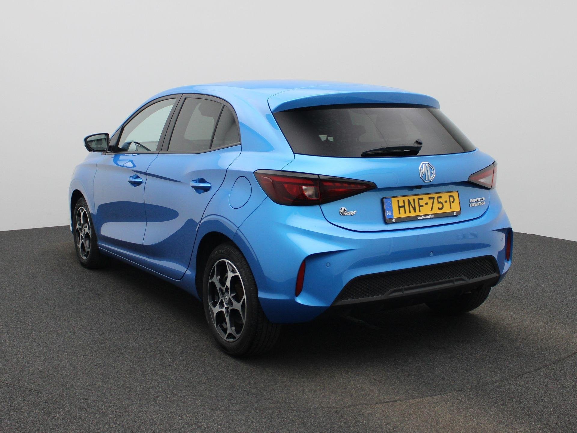 MG 3 1.5 Hybrid+ Luxury | Navi | Led Koplampen | Stoel + Stu, 194 pk, 4 cilinders, 23 km/l, Origineel Nederlands