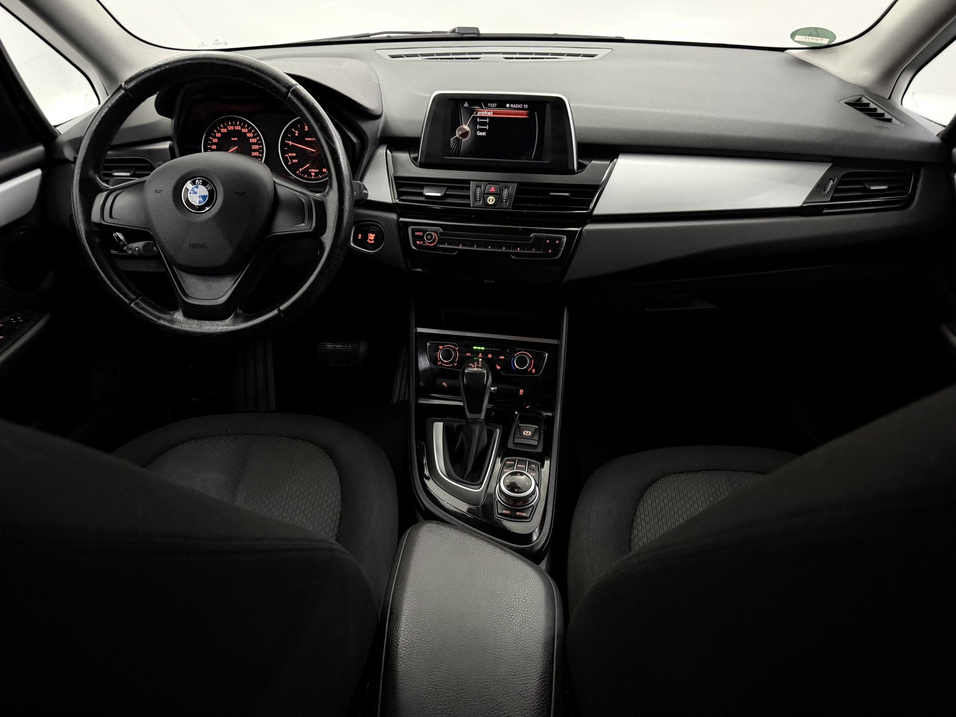 BMW 2 Serie Active Tourer 218i Clima, Navi, Parkeersensoren,, Auto's, 1345 kg, Gebruikt, Euro 6, Automatische klimaatregeling